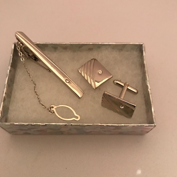 Tie Clip and Cufflinks Set with Crystal Accents - Picture 2 of 5